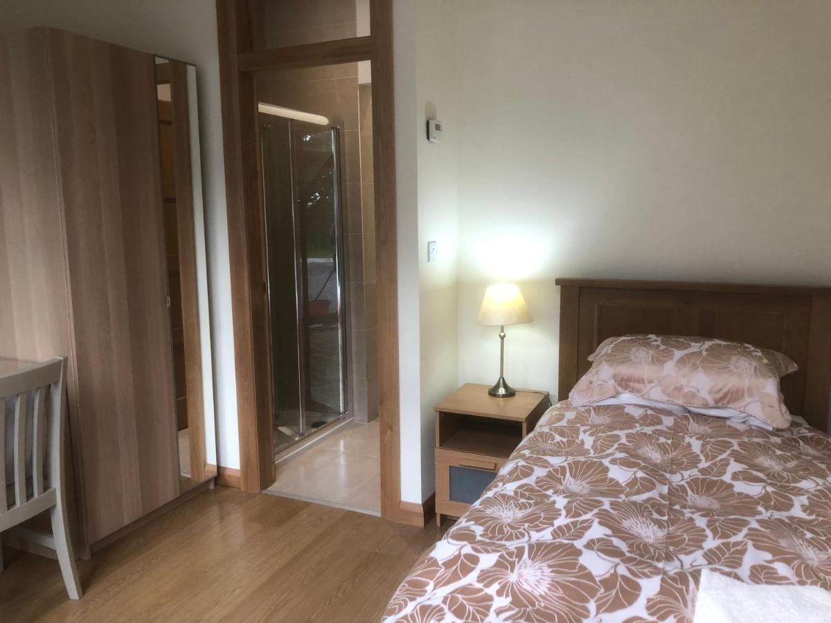 Courtyard Mews 3*